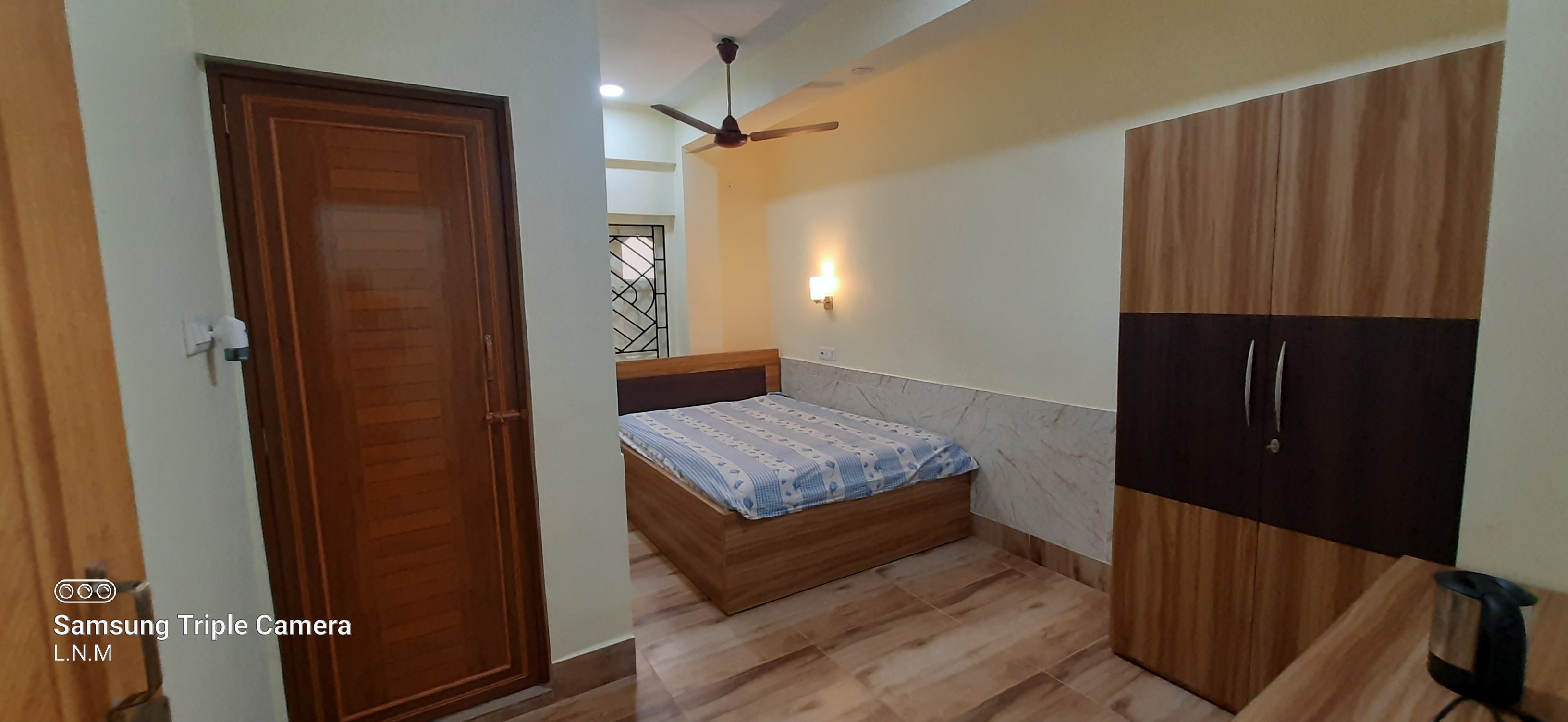Laxmi Niwas Homestay in Salt Lake - Tap to explore photos