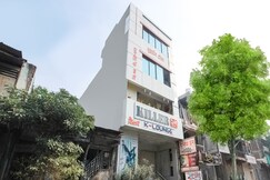 Hotel O Unique Inn, Dhule