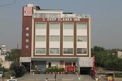 Hotel Deep Clarks Inn Lucknow, Lucknow