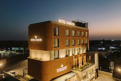 Hotel Maroon, Godhra