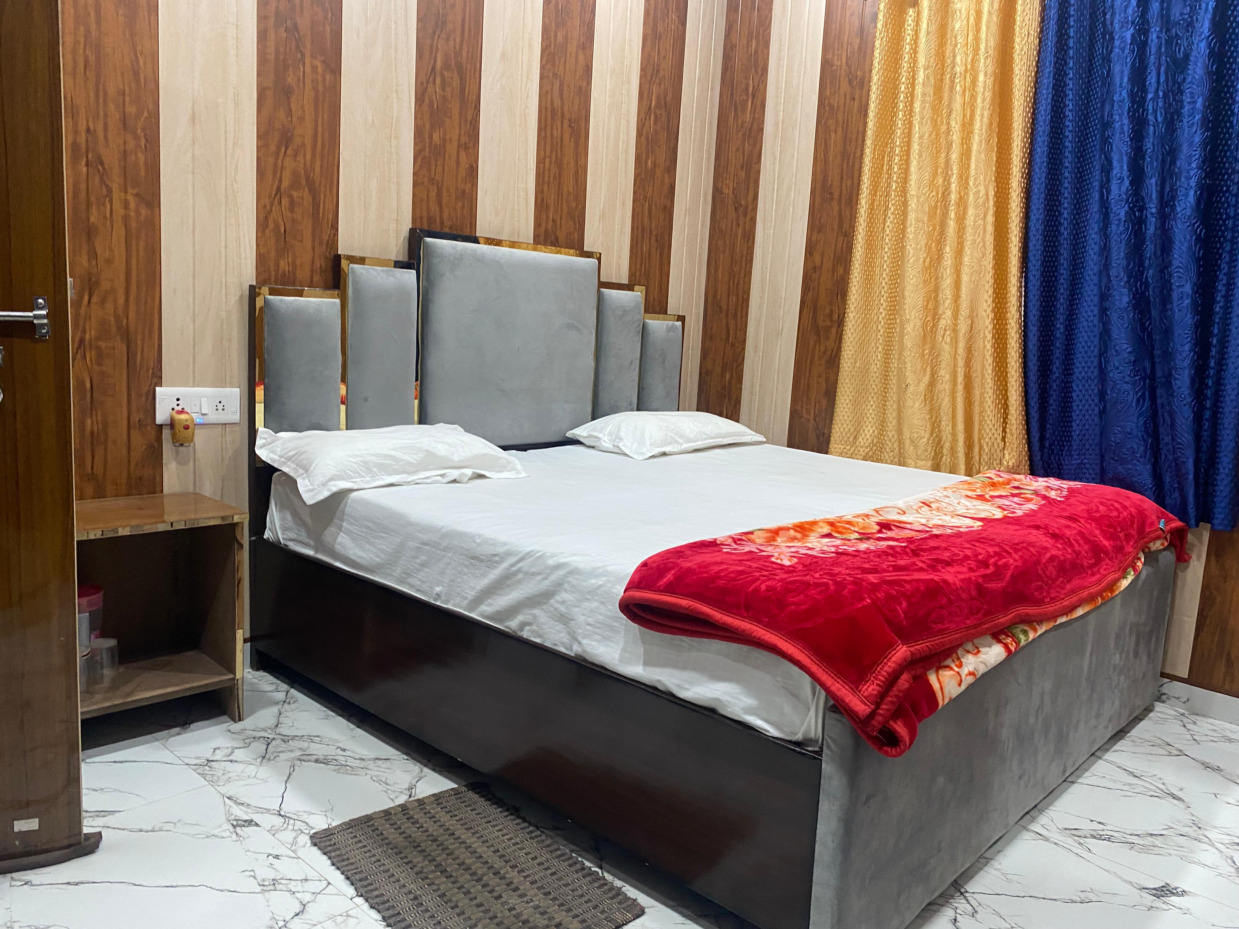 BAJRANG BALI GUEST HOUSE - Tap to explore photos