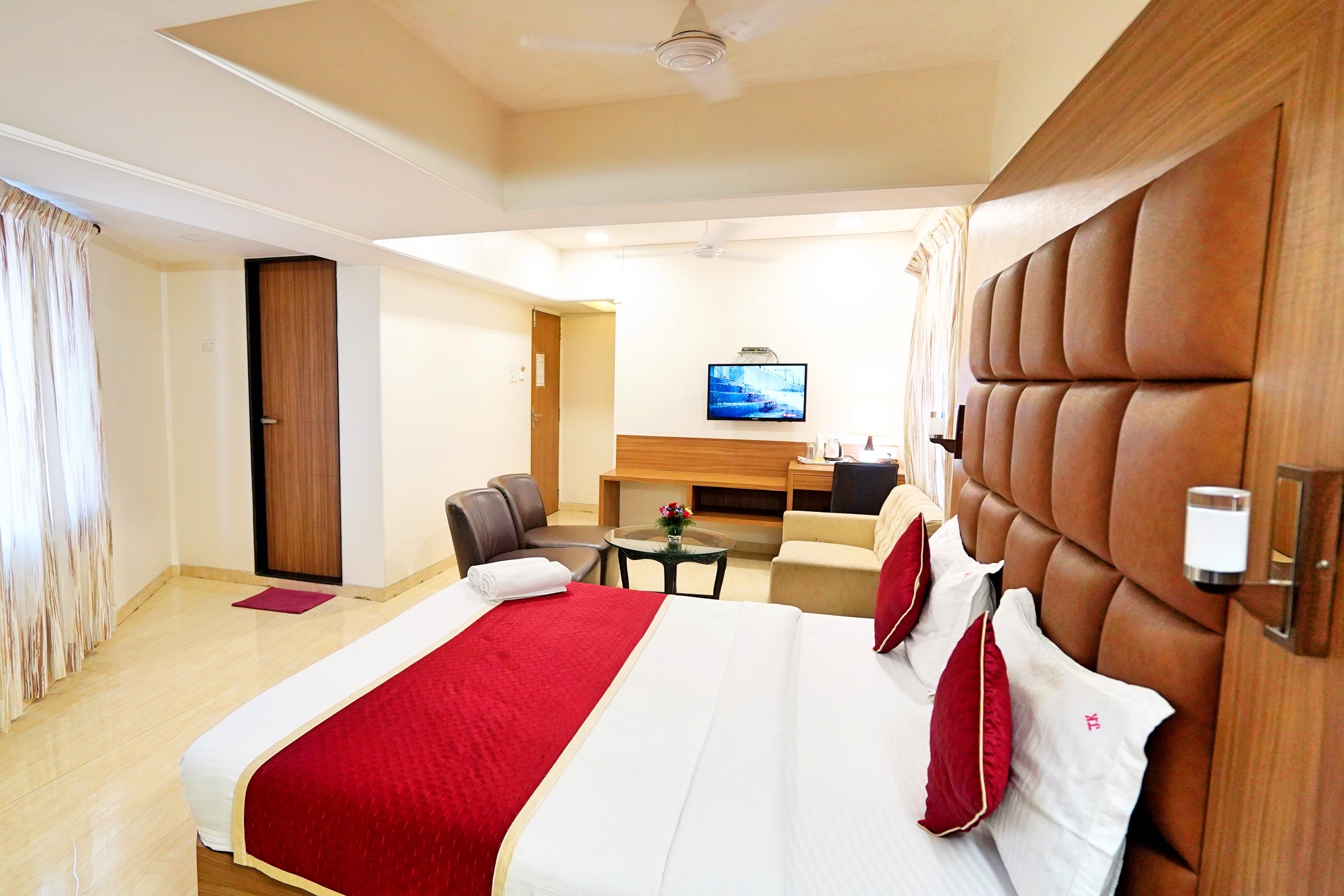 Hotel JK Regency, Mumbai International - Tap to explore photos