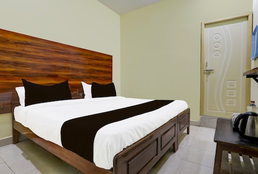 SPOT ON SRI KARTHIK GRAND INN