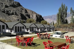 Nubra Summer Camp | Rooms & Guided Treks