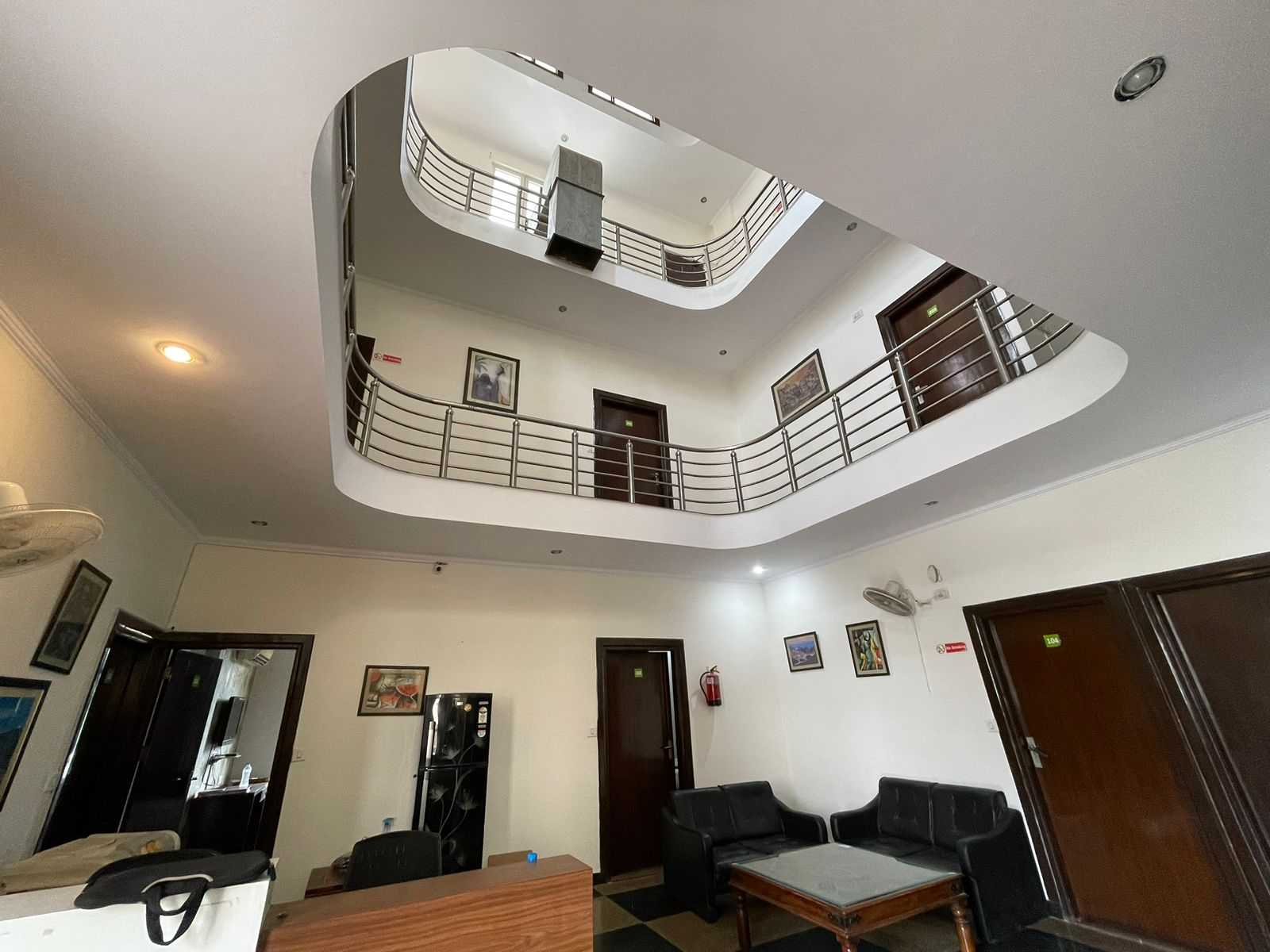 Hotel O Satguru Guest House Near Omaxe Celebration Mall - Tap to explore photos