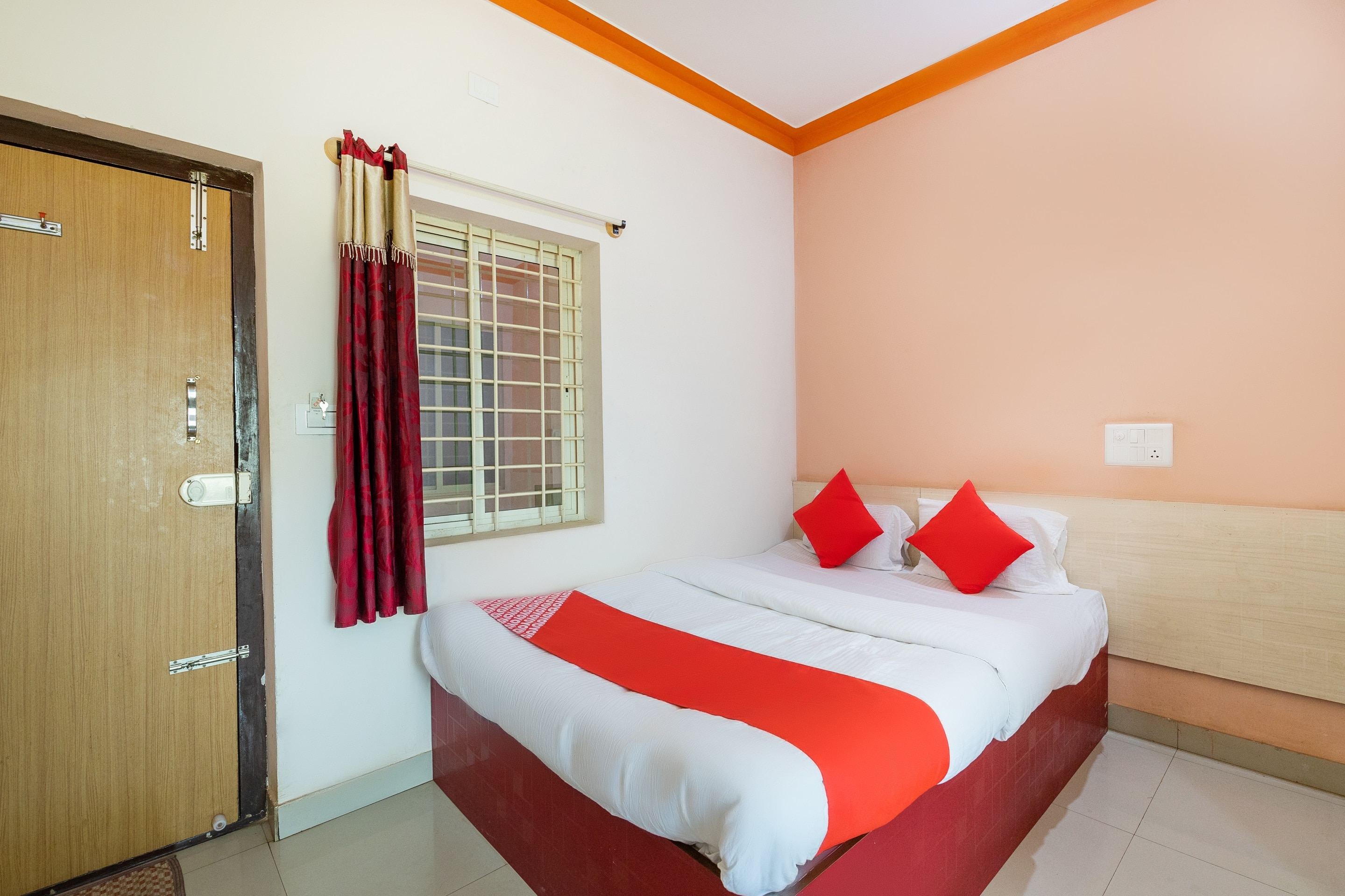 Hotel O Sri Sai Samrat Lodge - Tap to explore photos