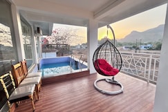 Avera luxurious stay, Igatpuri