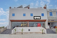 Hotel O Star Chaman, Chomu