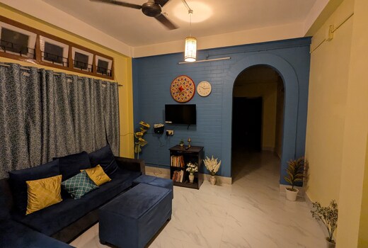 1BHK Feel | AC Room in 3BHK | TV | Attach Bath