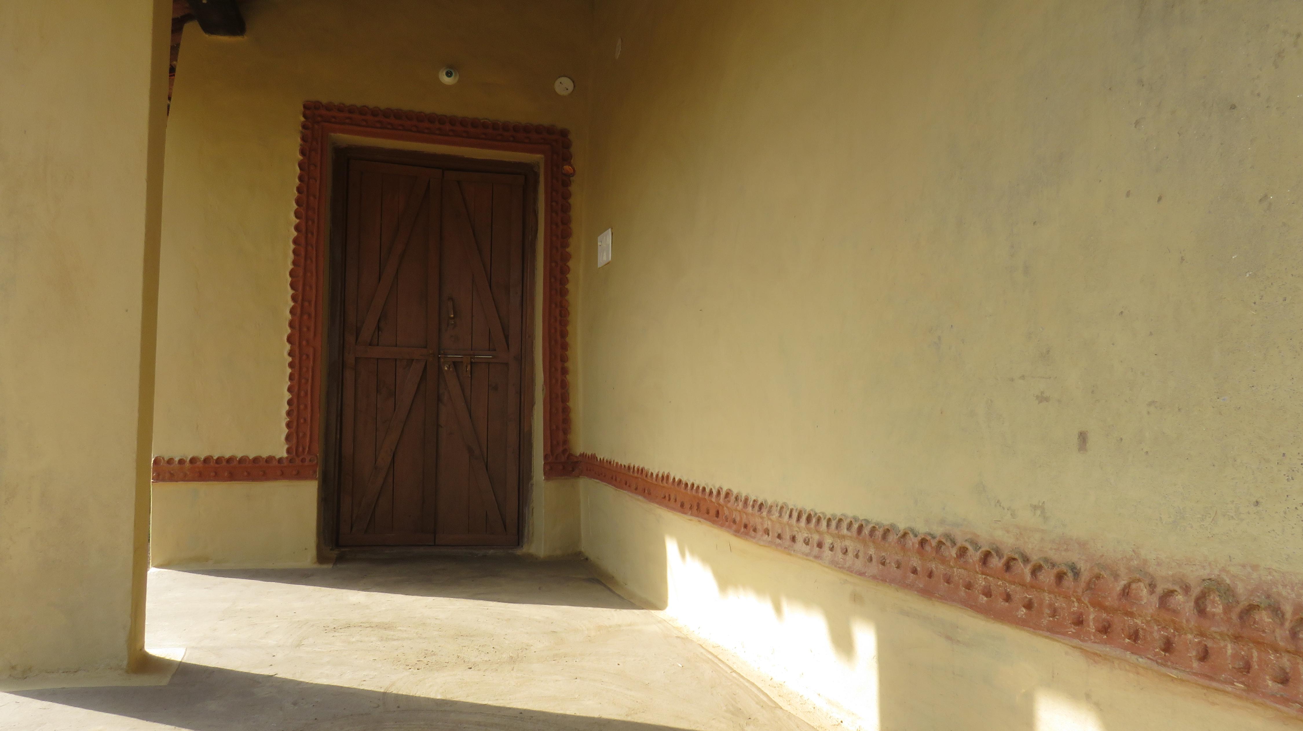Local Narratives Kanha National Park Mud House - Tap to explore photos