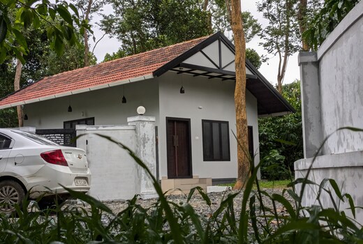 Meghamalhar Den - Budget Friendly 10P Cottage