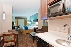 Holiday Inn Express & Suites SAN ANTONIO SE BY AT&T CENTER, Bexar