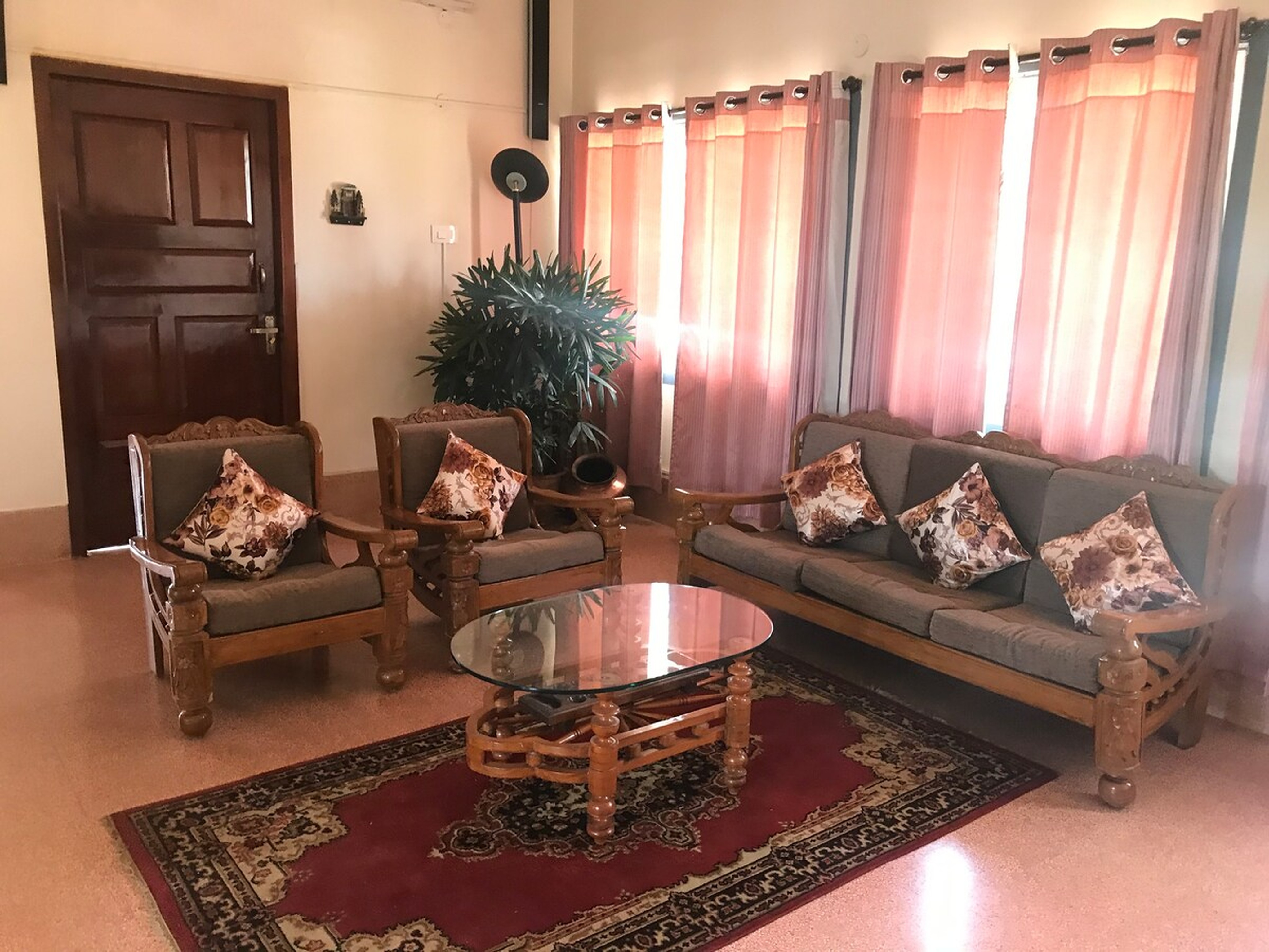Spencer House | 3 BHK Homestay - Tap to explore photos