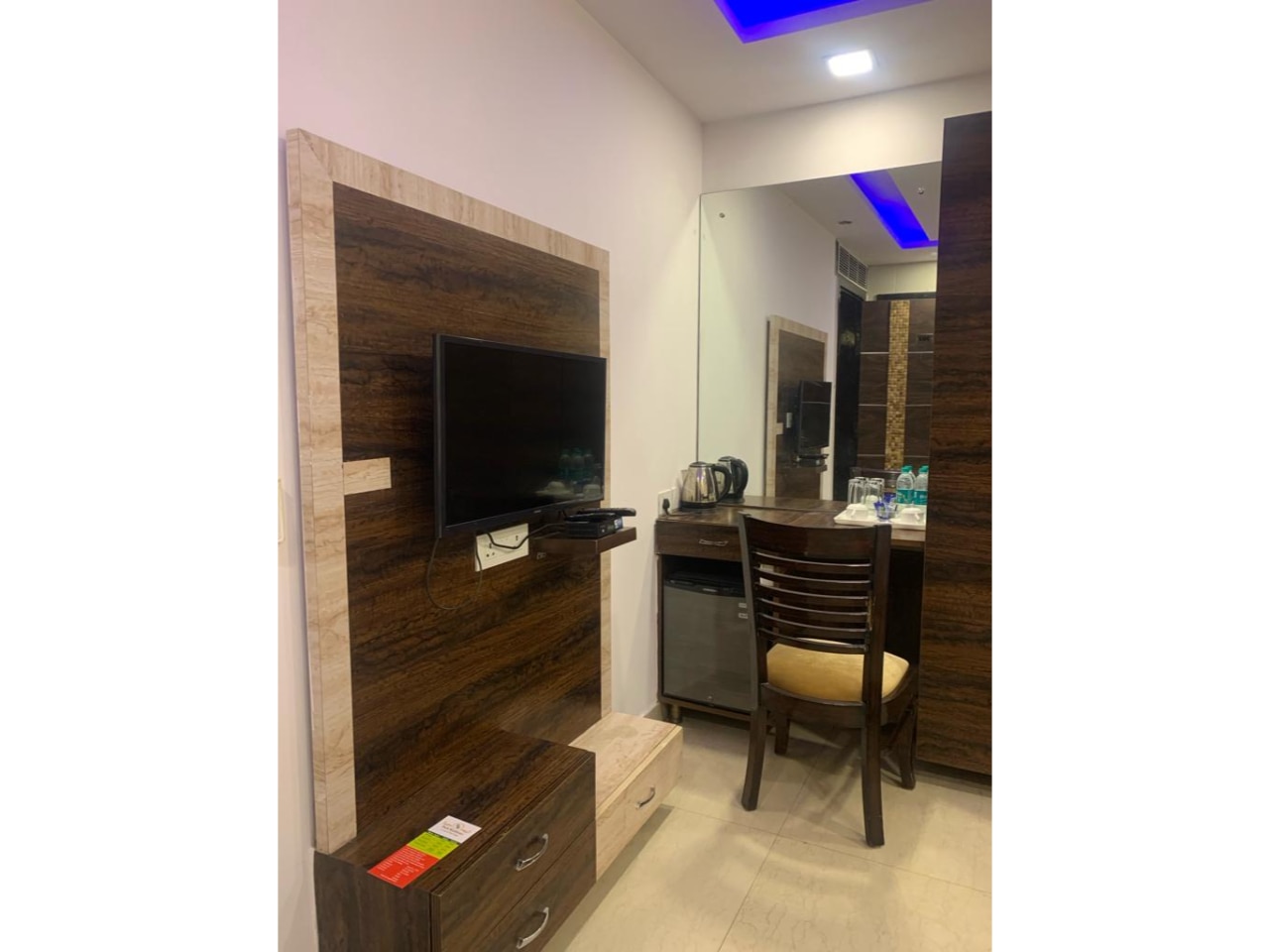 Park Residency Pitampura - Tap to explore photos