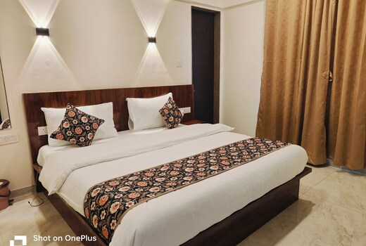 Rais Alpha Premio - Corporate Stay