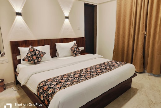 Rais Alpha Premio - Corporate Stay