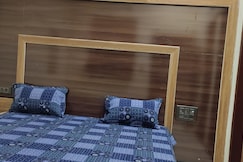 Naval Kishori Kunj, Vrindavan