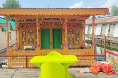 Buckingham Group of House Boats | HOT AND COLD AC, Srinagar
