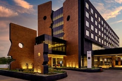 Essentia Luxury Hotel, Indore