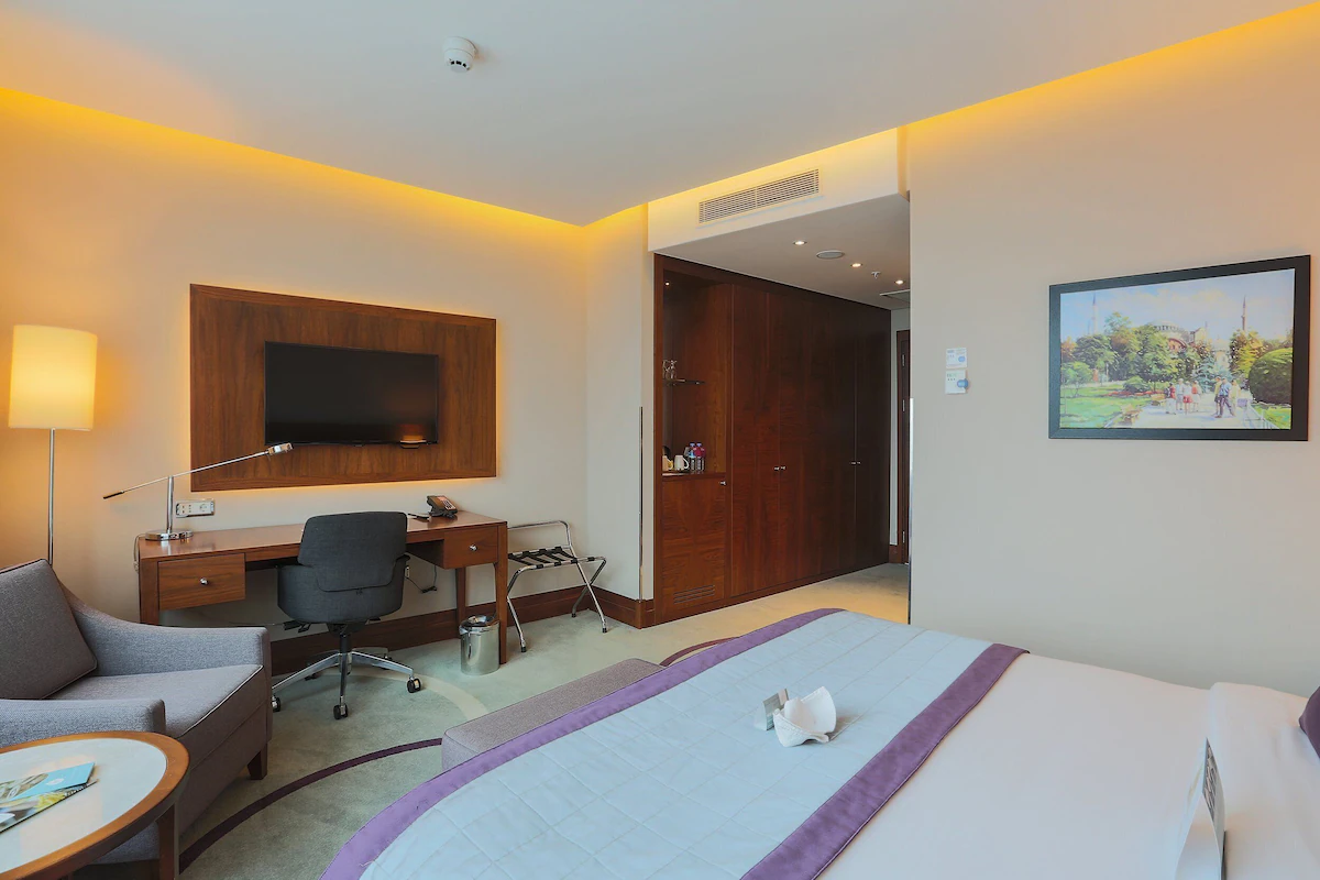 Crowne Plaza ISTANBUL - ORYAPARK - Tap to explore photos