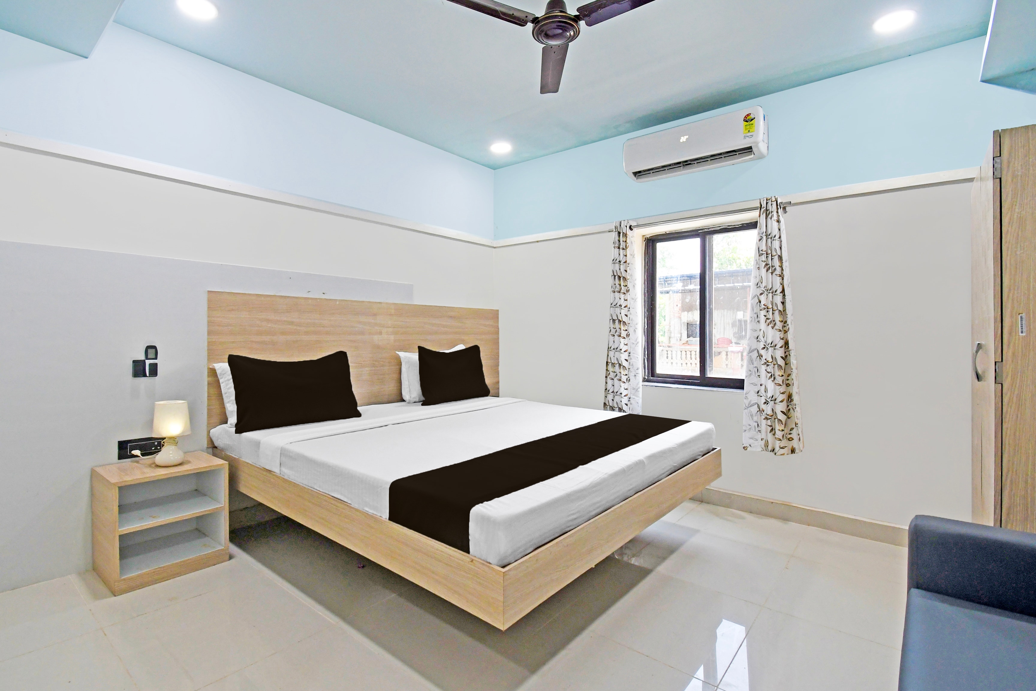 Super Hotel O Dharohar - Tap to explore photos