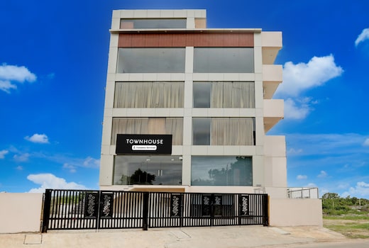 Townhouse Bagglur