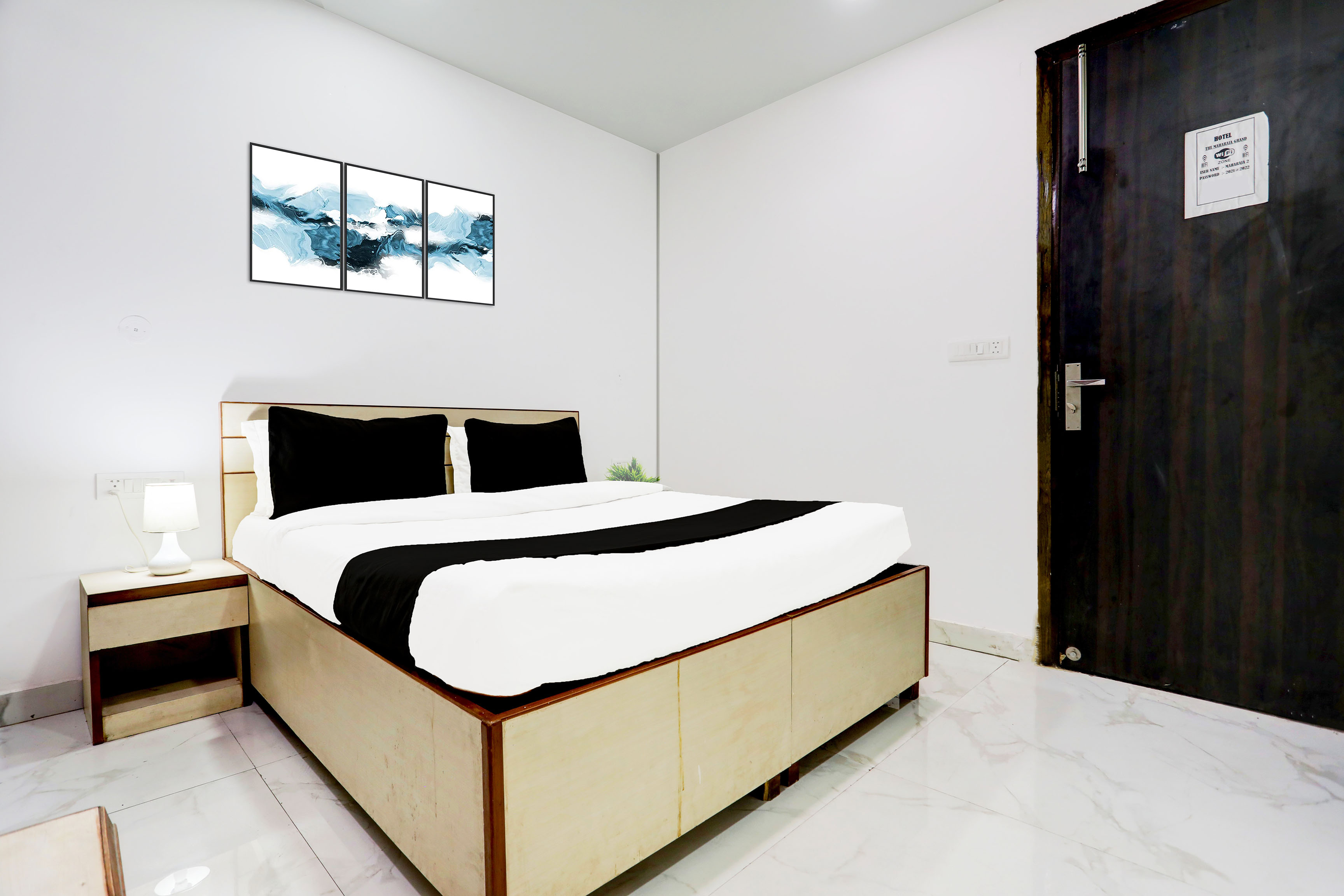 Super Hotel O Rohini Sector 20 MAIT Formerly Maharaja Grand - Tap to explore photos