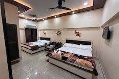 Thakur Homestay- Your Serenity in Varanasi, Varanasi