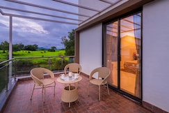 SaffronStays Aster, Neral