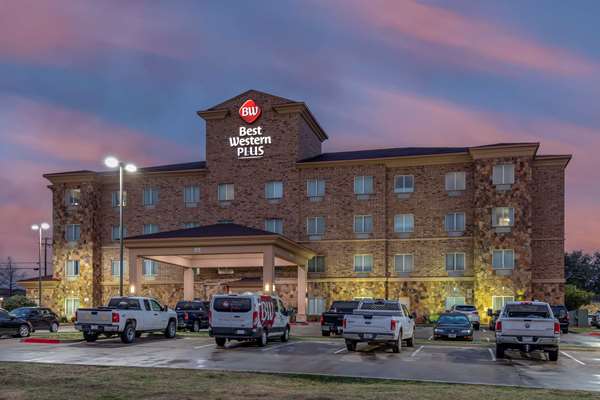 Best Western Plus DFW Airport West Euless - Tap to explore photos