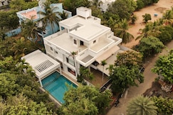 ELIVAAS Gerrys 4 BHK Villa with Terrace & Lounge, Chennai