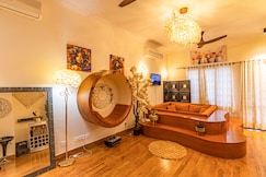 La Florance A 1BR Golfside Villa by Homeyhuts, Manesar