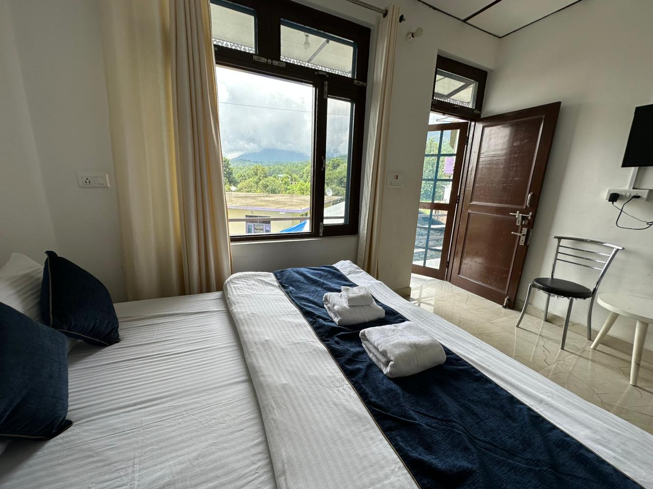 Bir High - A Boutique Property - Tap to explore photos