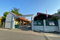Hotel O Wisma Pramuka Syariah, Cirebon