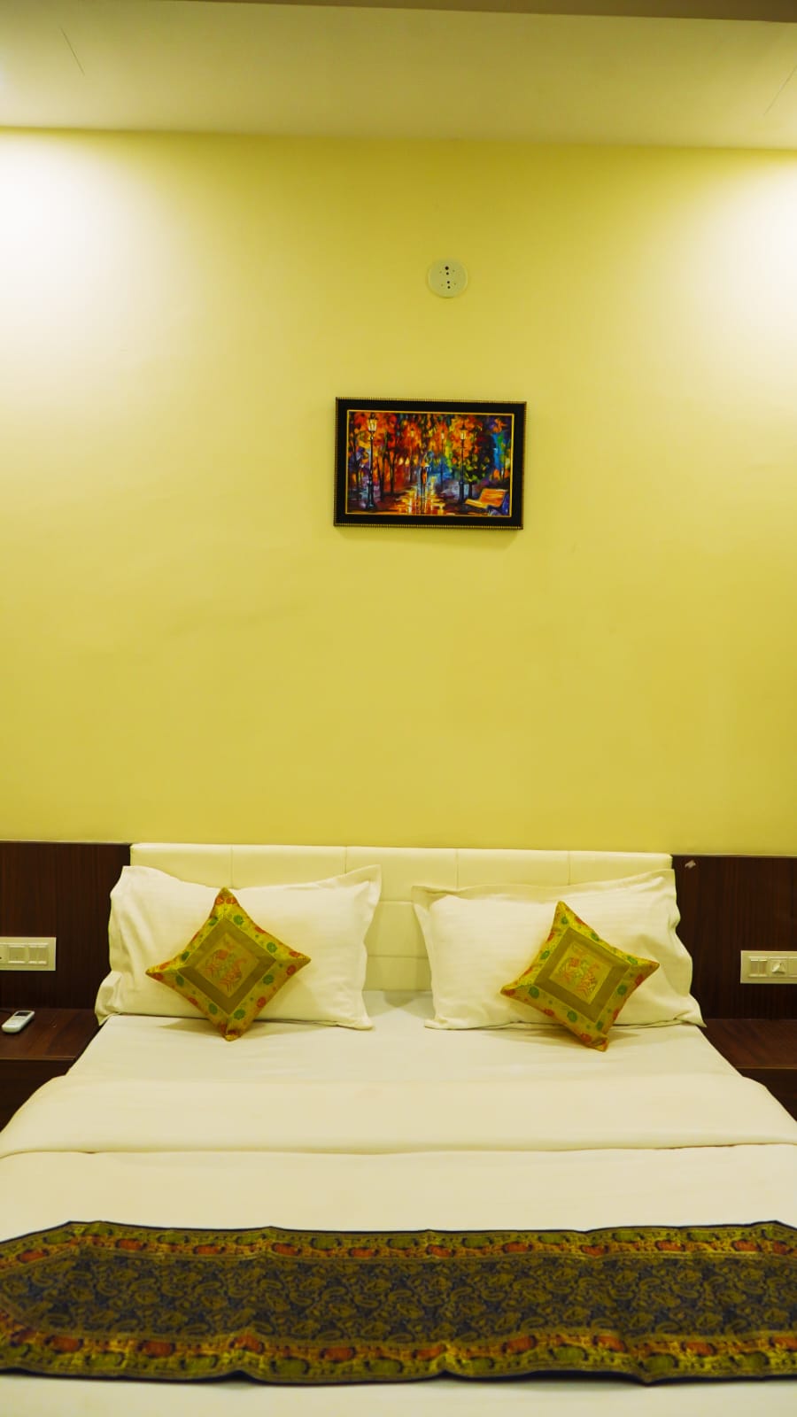 Hotel Veer Palace - Tap to explore photos