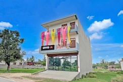 Super Hotel O Kashvi Inn & Cafe, Bheri