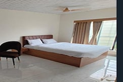 FabHotel Omkar & Lodging, Pune