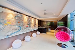 Trinity Silom Hotel, Phra Samut Jadee