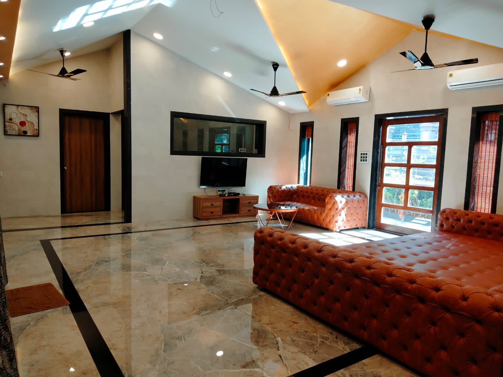 Evoke 4BHK Villa With Pvt Pool By Aashiyaanaa - Tap to explore photos