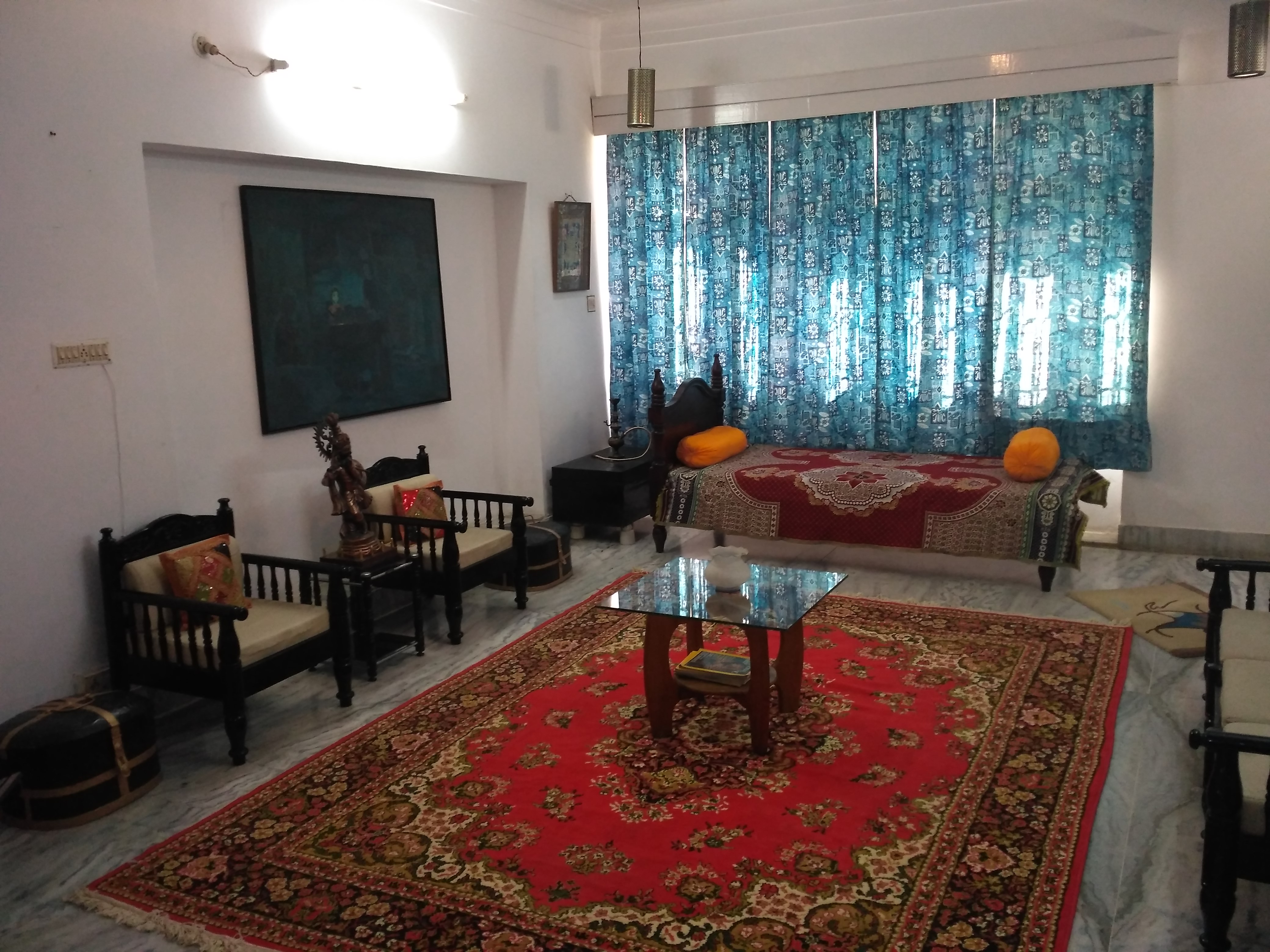 FRIENDS & FAMILY HOME STAY - Tap to explore photos