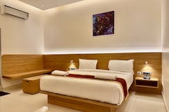 Triviera Hotel, Kavali