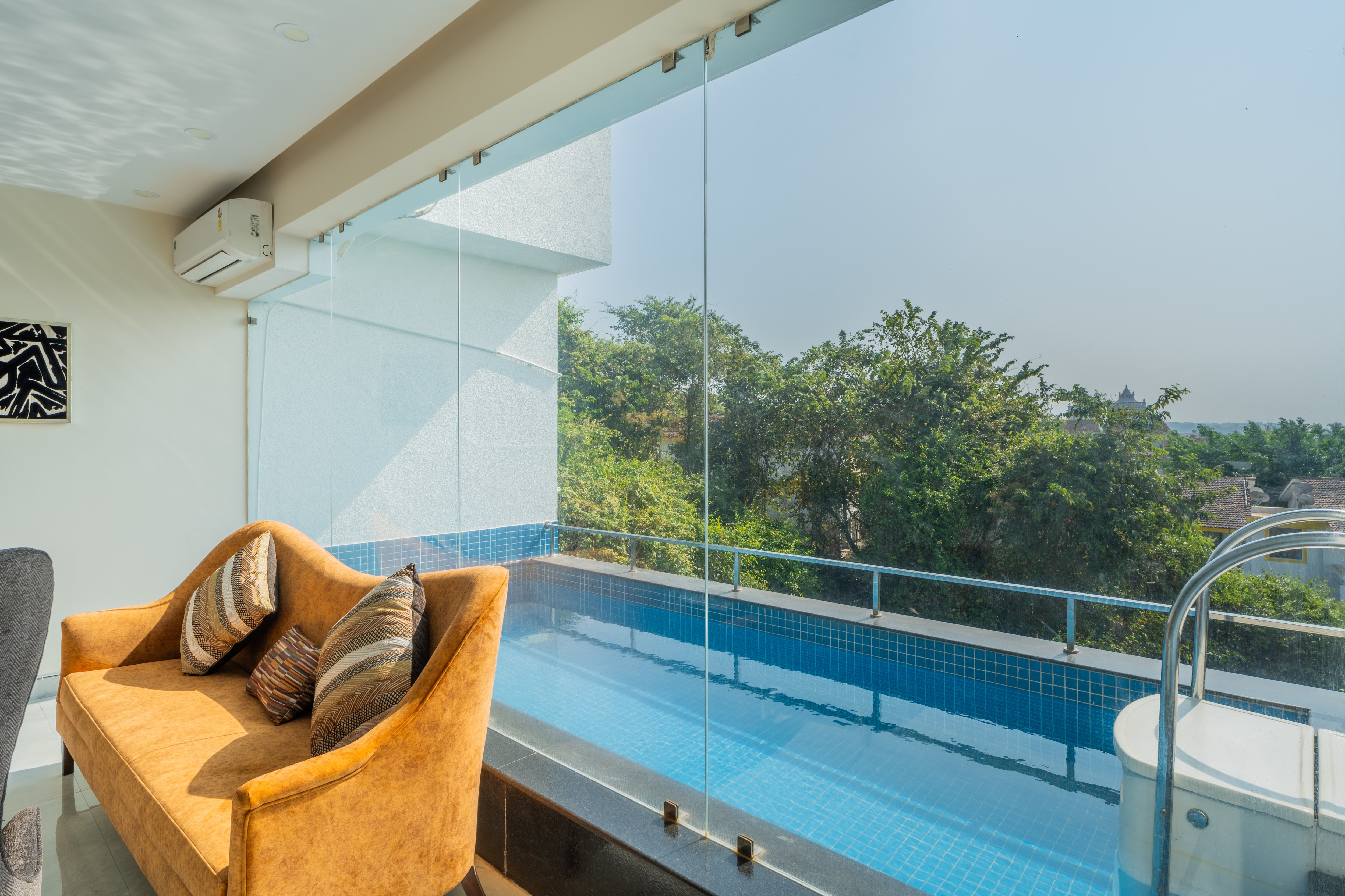 Exclusive 3 BHK Apartment with Plunge Pool near the Candolim Beach - Tap to explore photos