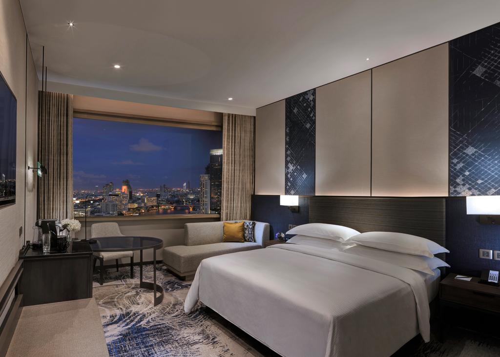 Millennium Hilton Bangkok - Tap to explore photos