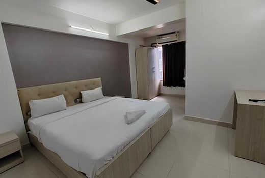 FabHotel Panchsheel Crown