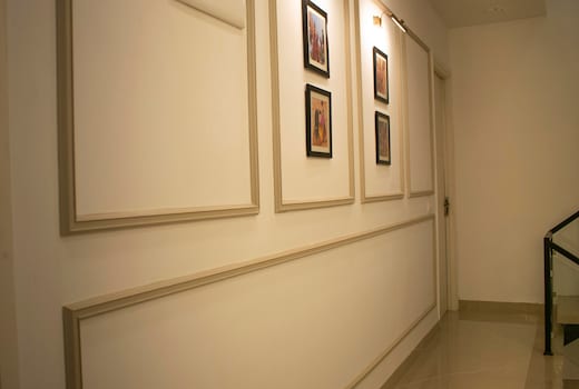 Luxe 3bhk Duplex W/ terrace/Hall/Kitchen By The Party Citadel