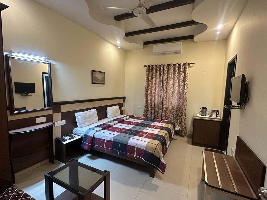 Hotel Sarovar Regency (The Cottage) - Tap to explore photos