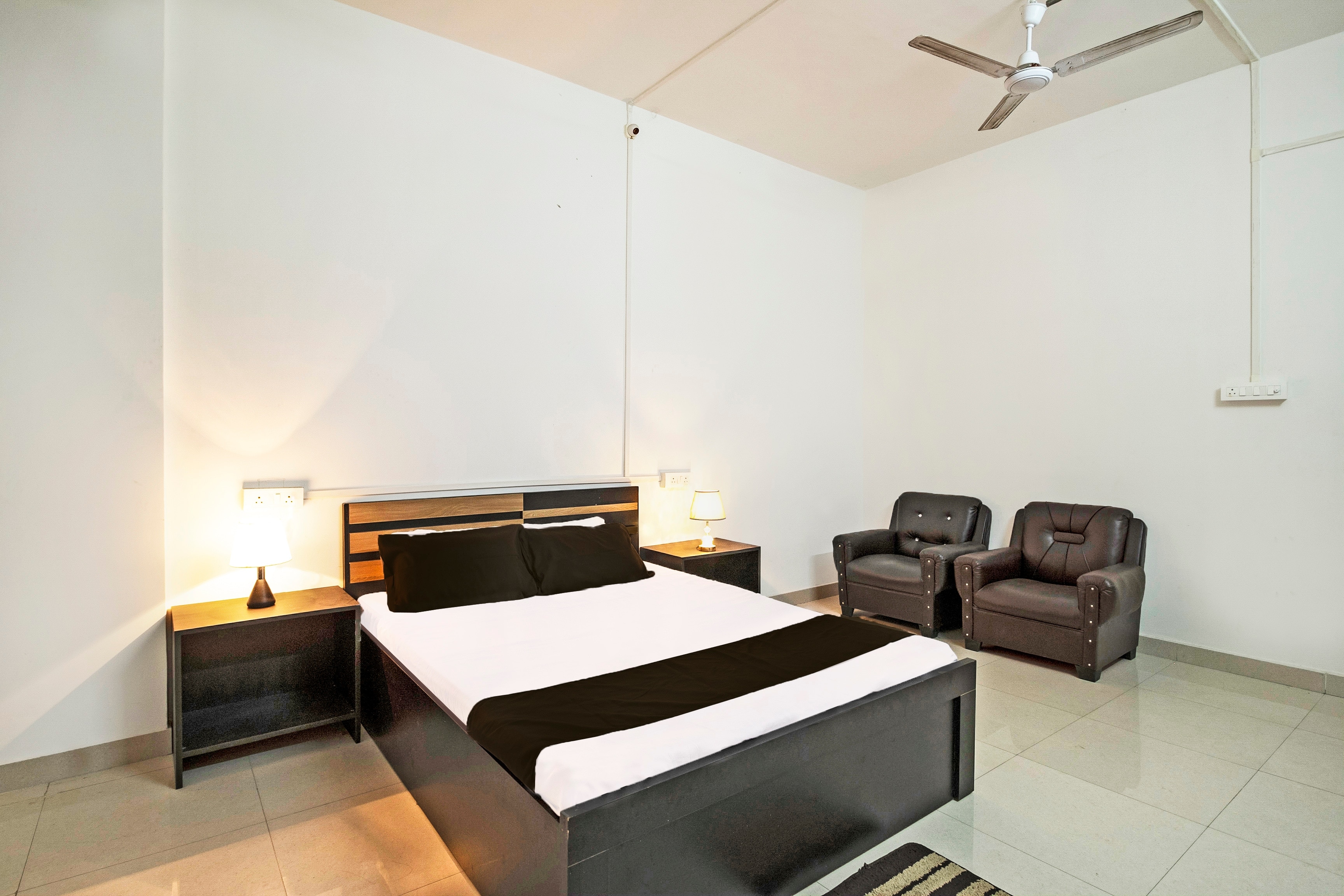 Hotel O Shriya's Nirvana Inn - Tap to explore photos