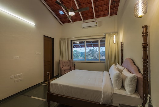SaffronStays Mariposa by the River Rio