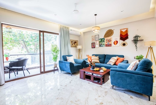 tisyastays | AKD Home 2BHK Apartment with Pool & Gym , Close to beach