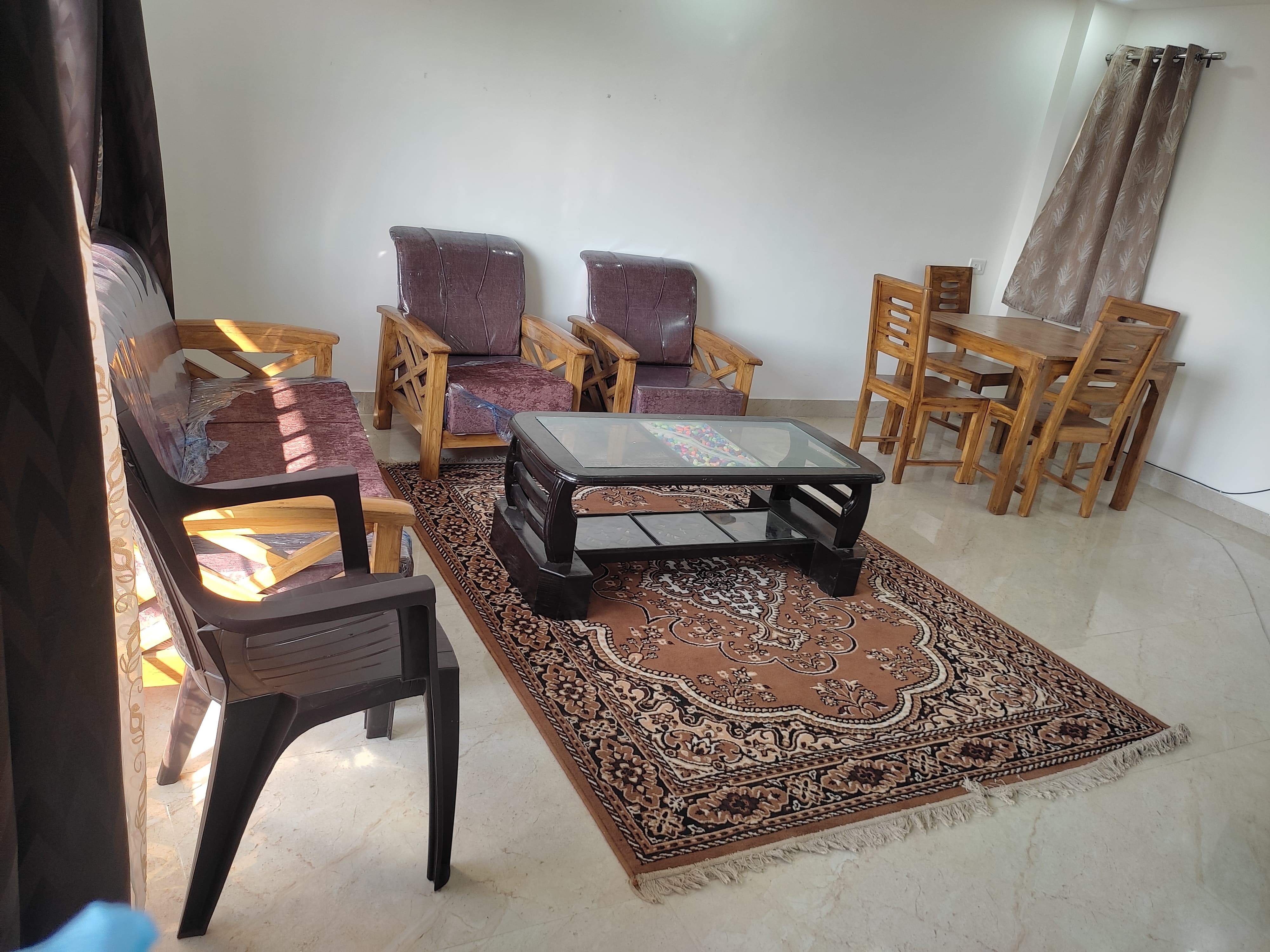 INAM GUEST HOUSE - Tap to explore photos